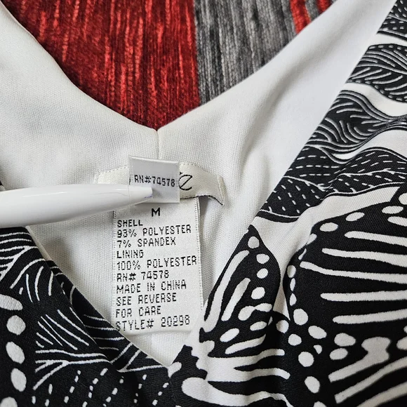 Black and White Cache Top M - Picture 6 of 8